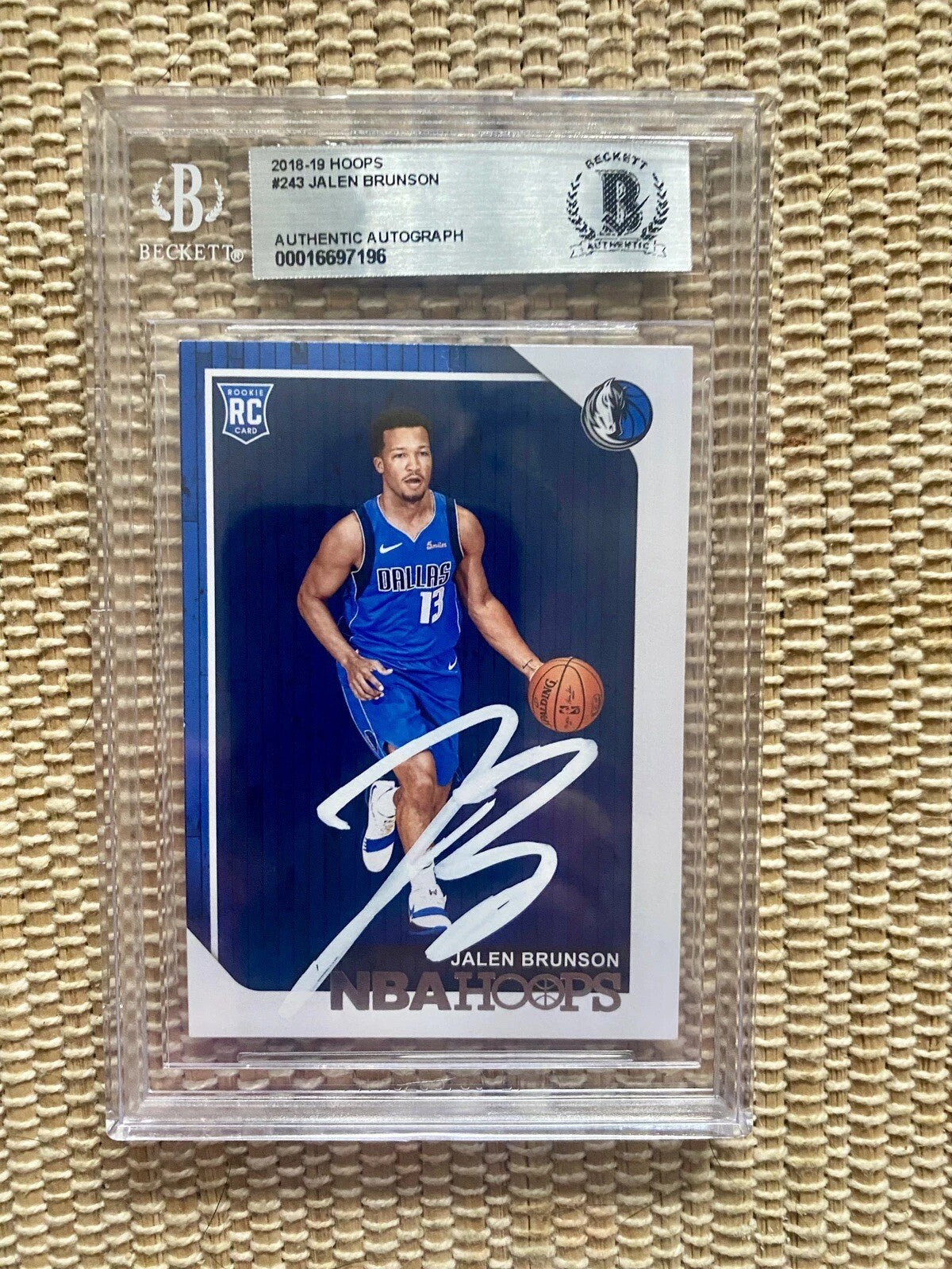 Jalen Brunson 2018-19 Hoops Dallas Mavericks Signed Basketball RC Rookie Card #243 Beckett Authenticated Auto Cert #00016697196