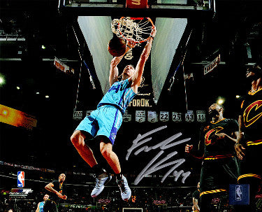 Frank Kaminsky Autographed Charlotte Hornets 8x10 Photo #44 (Horizontal-Slam Dunk)-Powers Sports Memorabilia