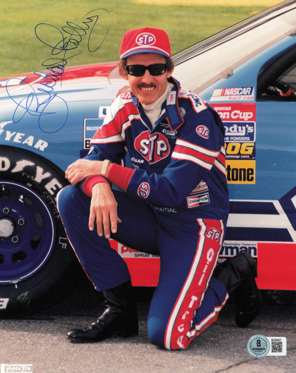 Richard Petty Autograph Signing-Powers Sports Memorabilia