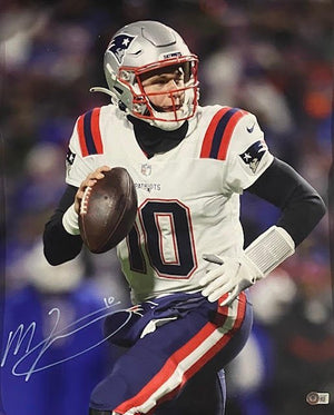 Mac Jones Autograph Signing