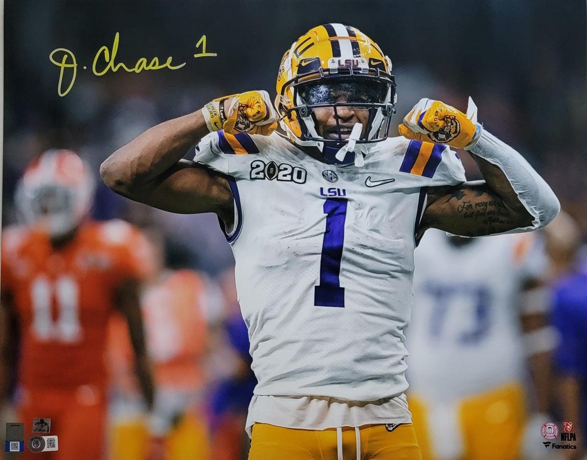 Ja'Marr Chase Signed LSU Tigers Flexing 16X20 Photo Beckett Witnessed 2020 National Championship-Powers Sports Memorabilia