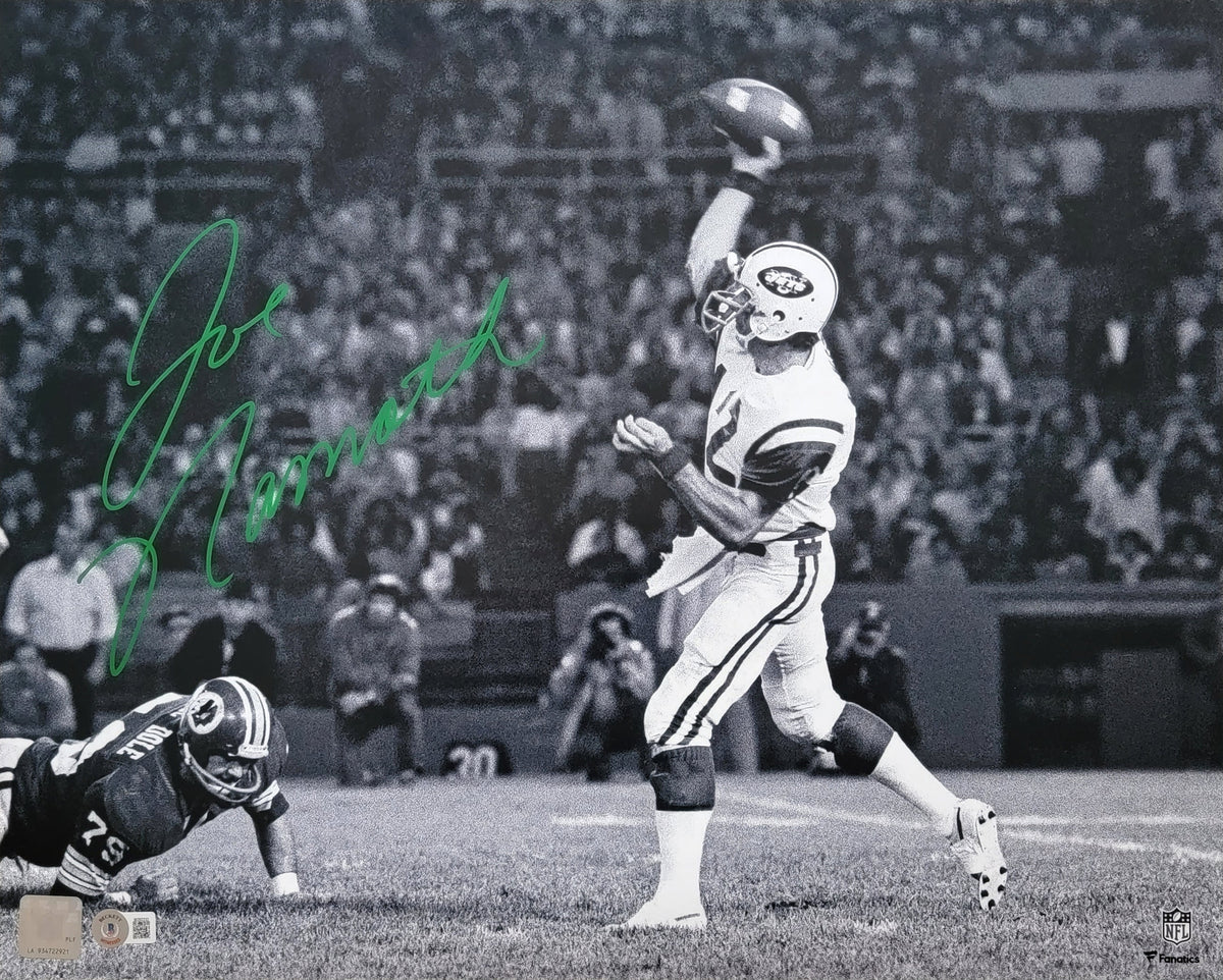 Joe Namath Signed New York Jets 16x20 Photo - Beckett-Powers Sports Memorabilia