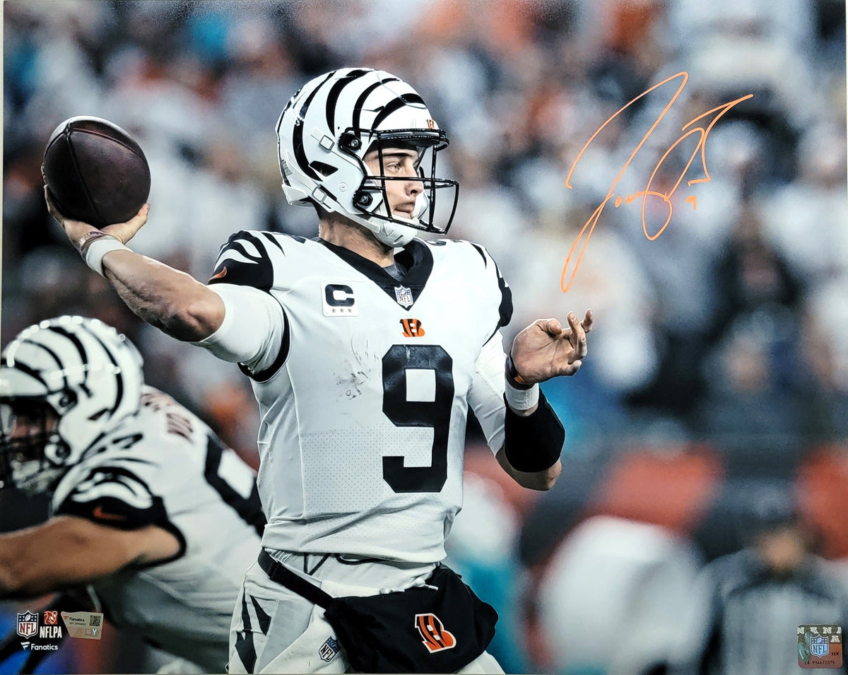 Joe Burrow Signed Cincinnati Bengals ALT 2022 16X20 Photo - Beckett-Powers Sports Memorabilia