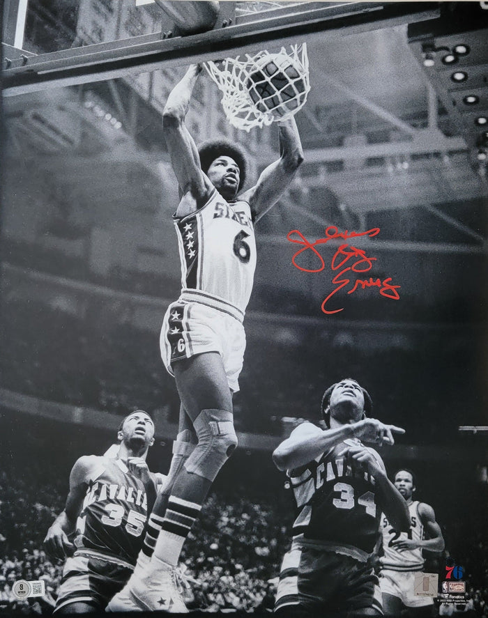 Julius Erving Signed Philadelphia 76ers B/W 16x20 Photo - Beckett-Powers Sports Memorabilia