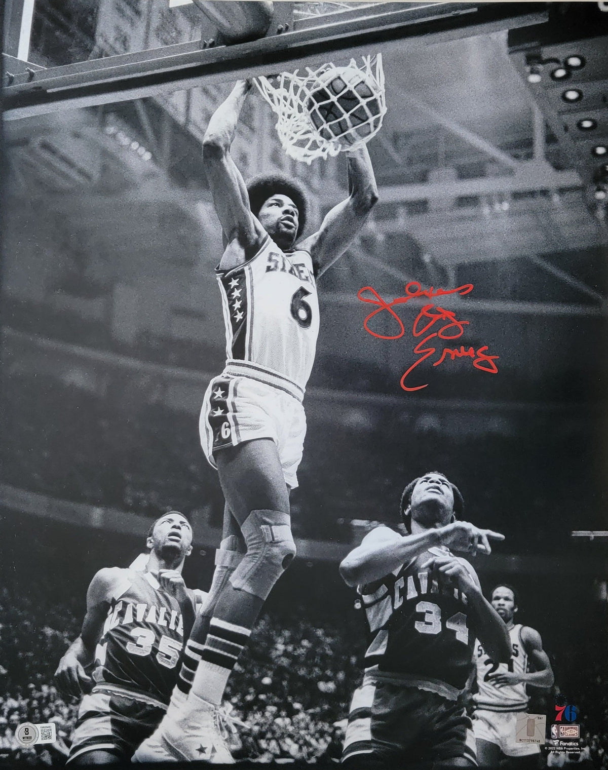 Julius Erving Signed Philadelphia 76ers B/W 16x20 Photo - Beckett-Powers Sports Memorabilia