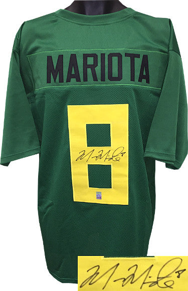 Marcus Mariota Autographed Green Custom Stitched College Football Jersey #8 (Heisman) XL- Mariota Hologram-Powers Sports Memorabilia