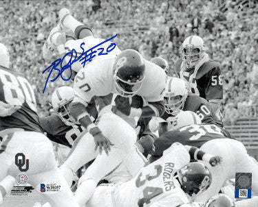 Billy Sims Autographed Oklahoma Sooners B&W 8x10 Photo #20- Beckett Witnessed Hologram (Heisman)-Powers Sports Memorabilia