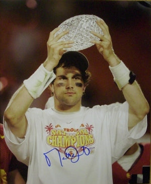 Matt Leinart USC Trojans 16 x 20 Photograph w/ Trophy minor ding - Autographed-Powers Sports Memorabilia