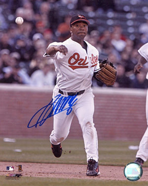 Melvin Mora Autograph Signing