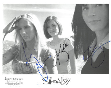 SHeDAISY Country Music Group/Band Kassidy, Kelsi & Kristen Osborn Autographed Lyric Street Records B&W 8x10 Photo?Çô 3 sigs-Powers Sports Memorabilia