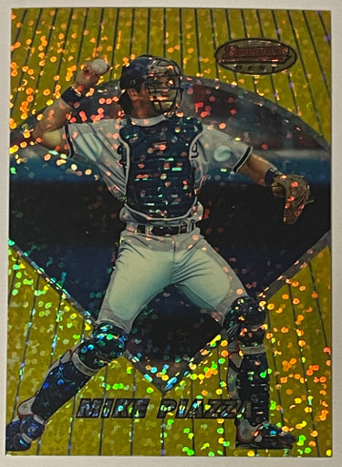 Mike Piazza 1996 Bowman's Best/Topps Atomic Refractor Card #BBP7 (Los Angeles Dodgers)-Powers Sports Memorabilia