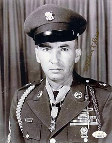 Wilburn Ross Autographed WWII Vintage B&W 8x10 Photo- JSA #SS17646- Medal of Honor-Powers Sports Memorabilia