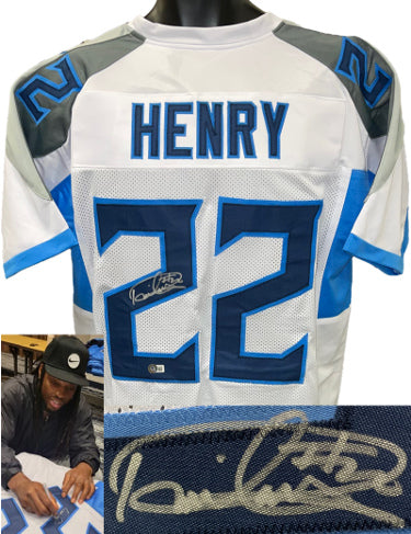 Derrick Henry Autographed Tennessee White Custom Stitched Pro Style Football Jersey #22 XL- Beckett Witnessed-Powers Sports Memorabilia