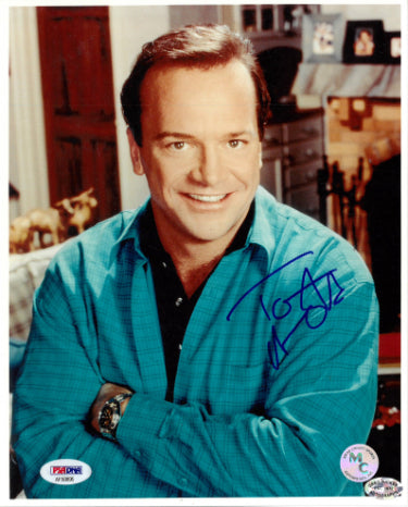 Tom Arnold Autographed 8x10 Photo- PSA #AF90895 (Actor/Comedian)-Powers Sports Memorabilia