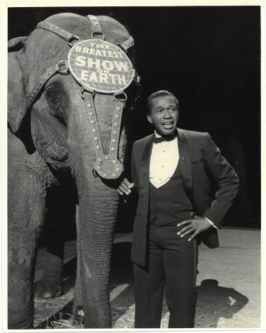 1985 CBS Ringling Bros. and Barnum & Bailey Circus Vintage B&W Promo 7.25x9.25 Photo w/ Host Ben Vereen - CTBL_039037-Powers Sports Memorabilia