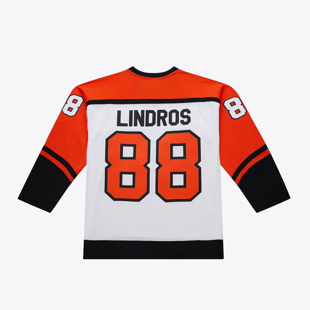 Eric Lindros Autograph Signing-Powers Sports Memorabilia