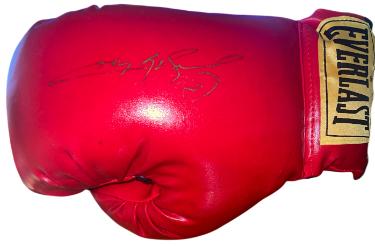 Sugar Ray Leonard Autographed Everlast Right Red 14 oz Boxing Glove- Beckett Review/Prince Of Cards/Darren Prince (Yellow Label) - CTBL_042669-Powers Sports Memorabilia