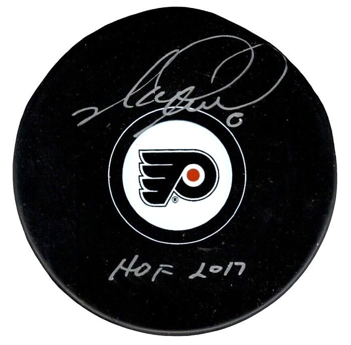 Mark Recchi Signed Philadelphia Flyers Puck w/ HOF 2017 JSA Authenticated-Powers Sports Memorabilia