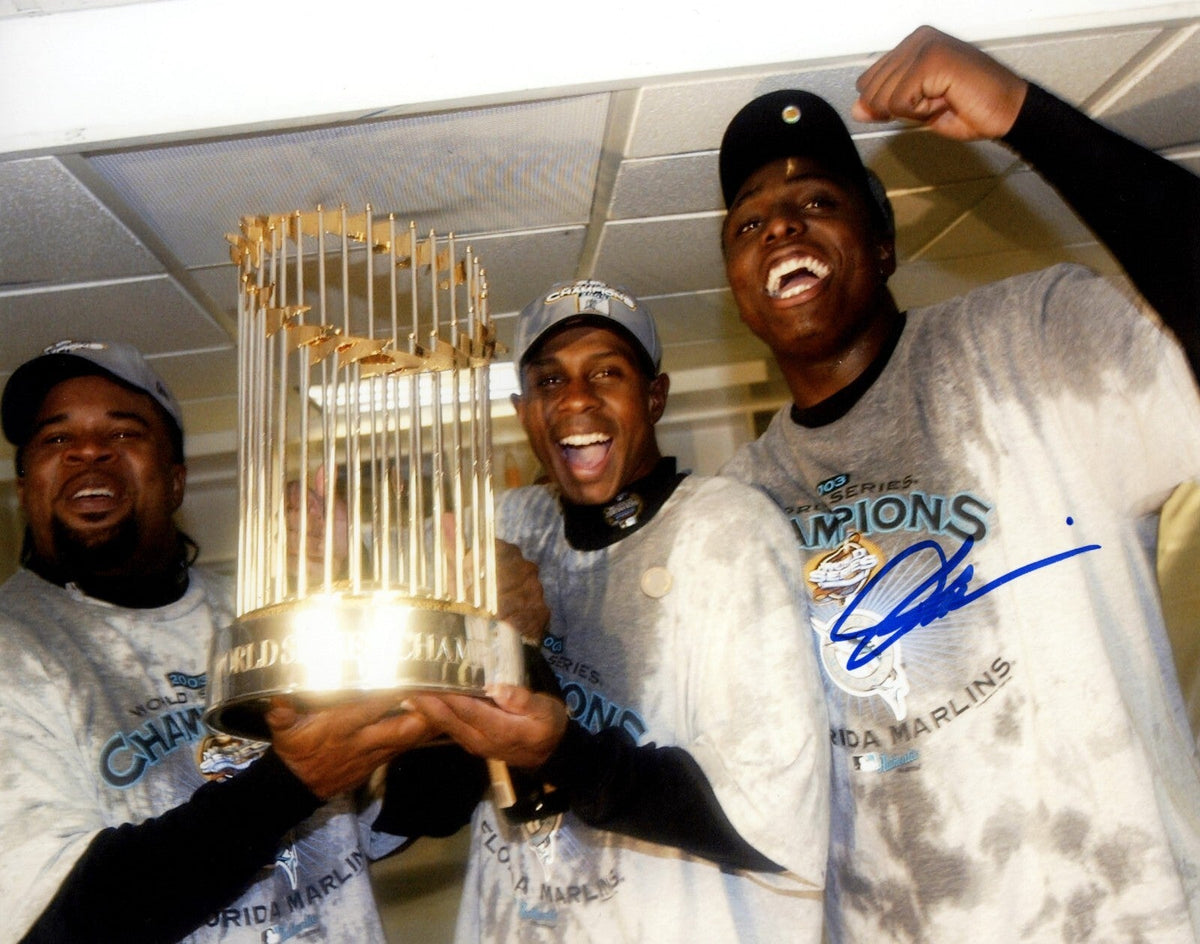 Dontrelle Willis Signed Florida Marlins 8x10 Photo LSCM Authenticated #1-Powers Sports Memorabilia