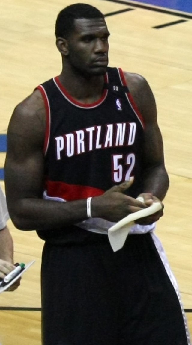 Greg Oden Autograph Signing-Powers Sports Memorabilia