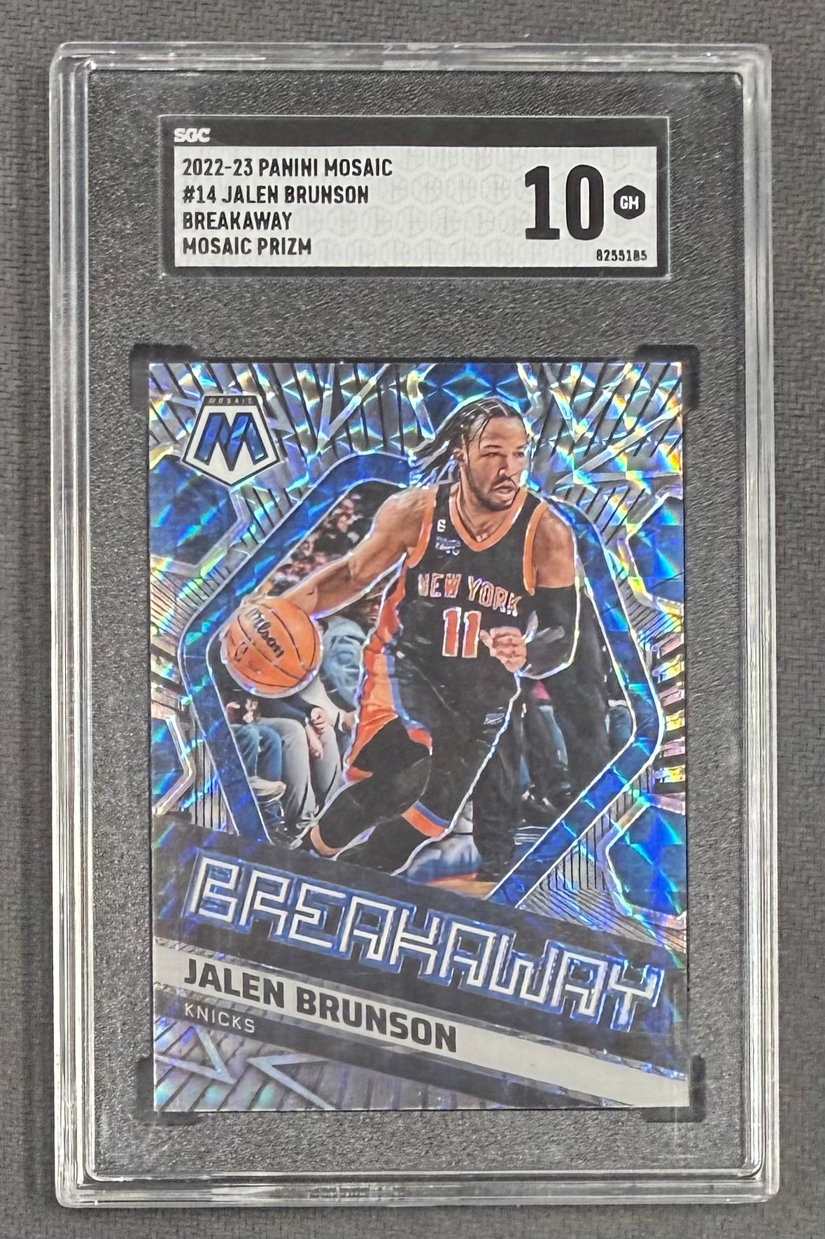 Jalen Brunson 2022-23 Panini Mosaic Breakaway Prizm New York Knicks Basketball Card #14 Graded SGC 10 Cert #8255185