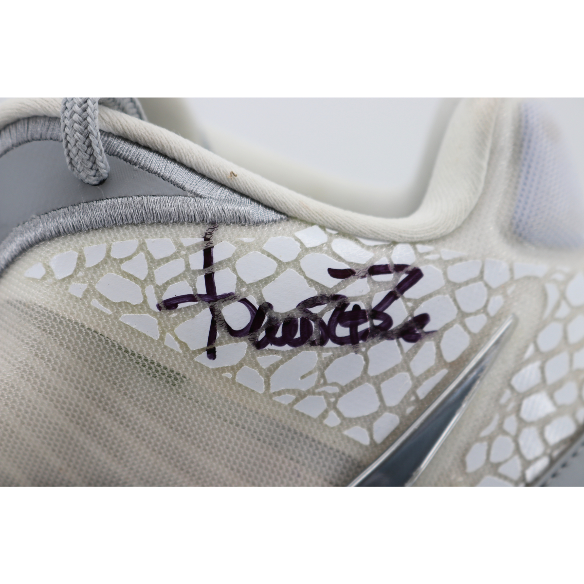 Aaron Boone Yankees Signed 2025 Game Used White Nike Sabrina Shoes-Powers Sports Memorabilia