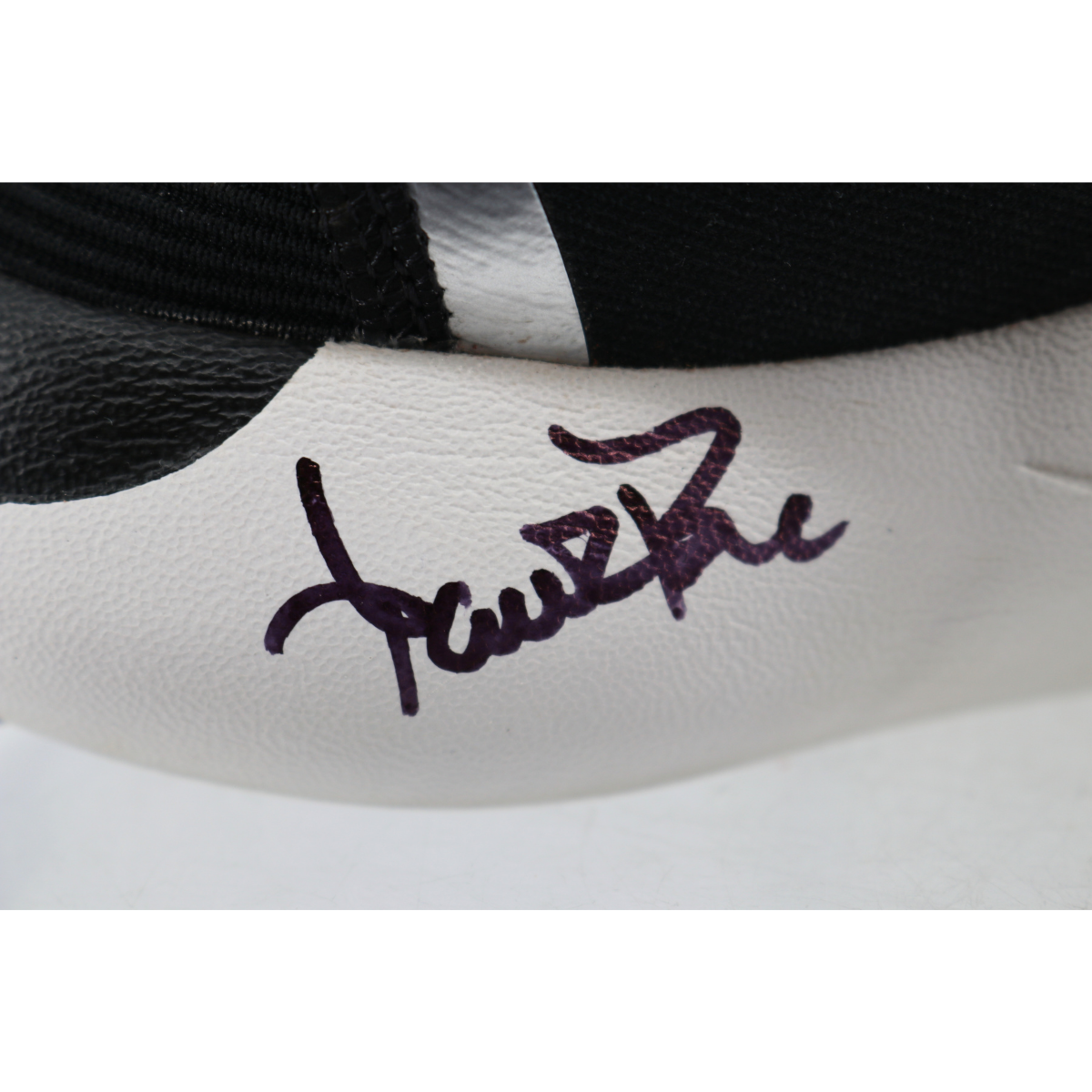 Aaron Boone Yankees Signed 2025 Game Used Black Nike Free Shoes-Powers Sports Memorabilia