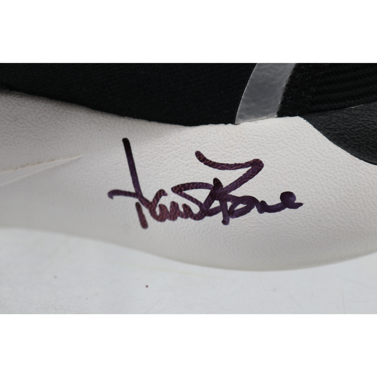 Aaron Boone Yankees Signed 2025 Game Used Black Nike Free Shoes-Powers Sports Memorabilia
