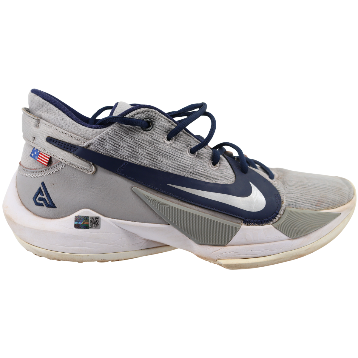 Aaron Boone Yankees Signed 2025 Game Used Grey Nike Giannis Shoes-Powers Sports Memorabilia