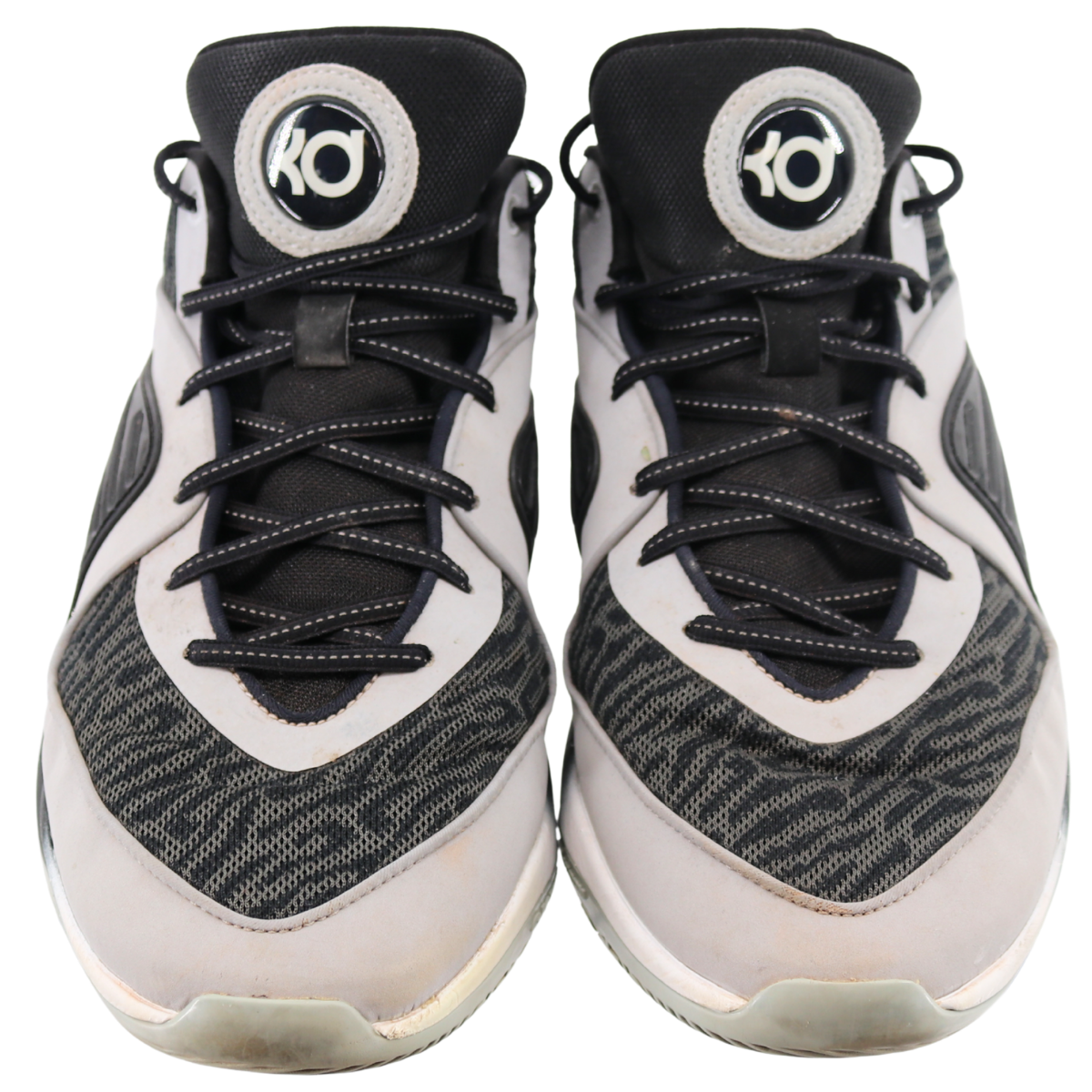 Aaron Boone Yankees Signed 2025 Game Used Black Nike KD 16 Shoes-Powers Sports Memorabilia