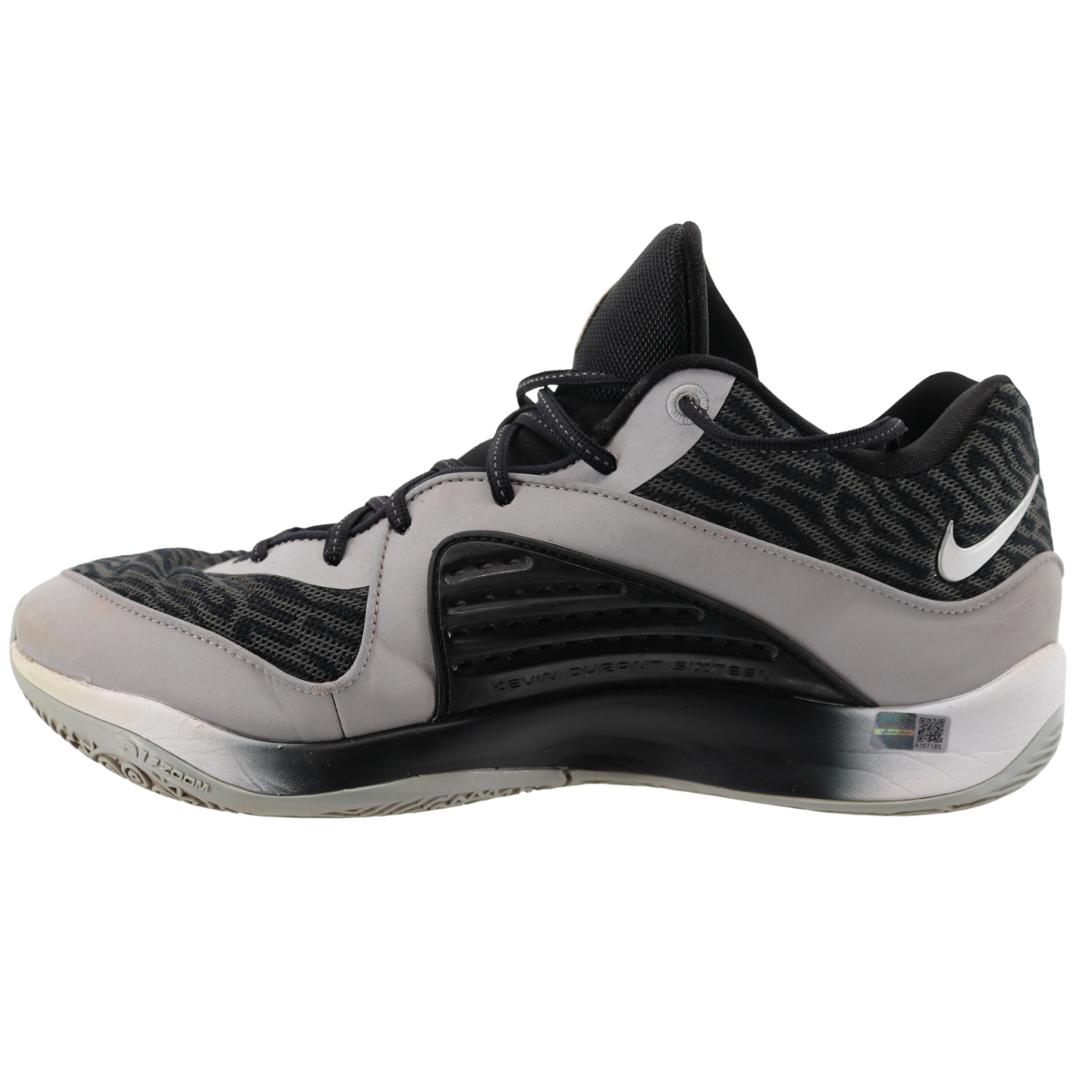 Aaron Boone Yankees Signed 2025 Game Used Black Nike KD 16 Shoes-Powers Sports Memorabilia