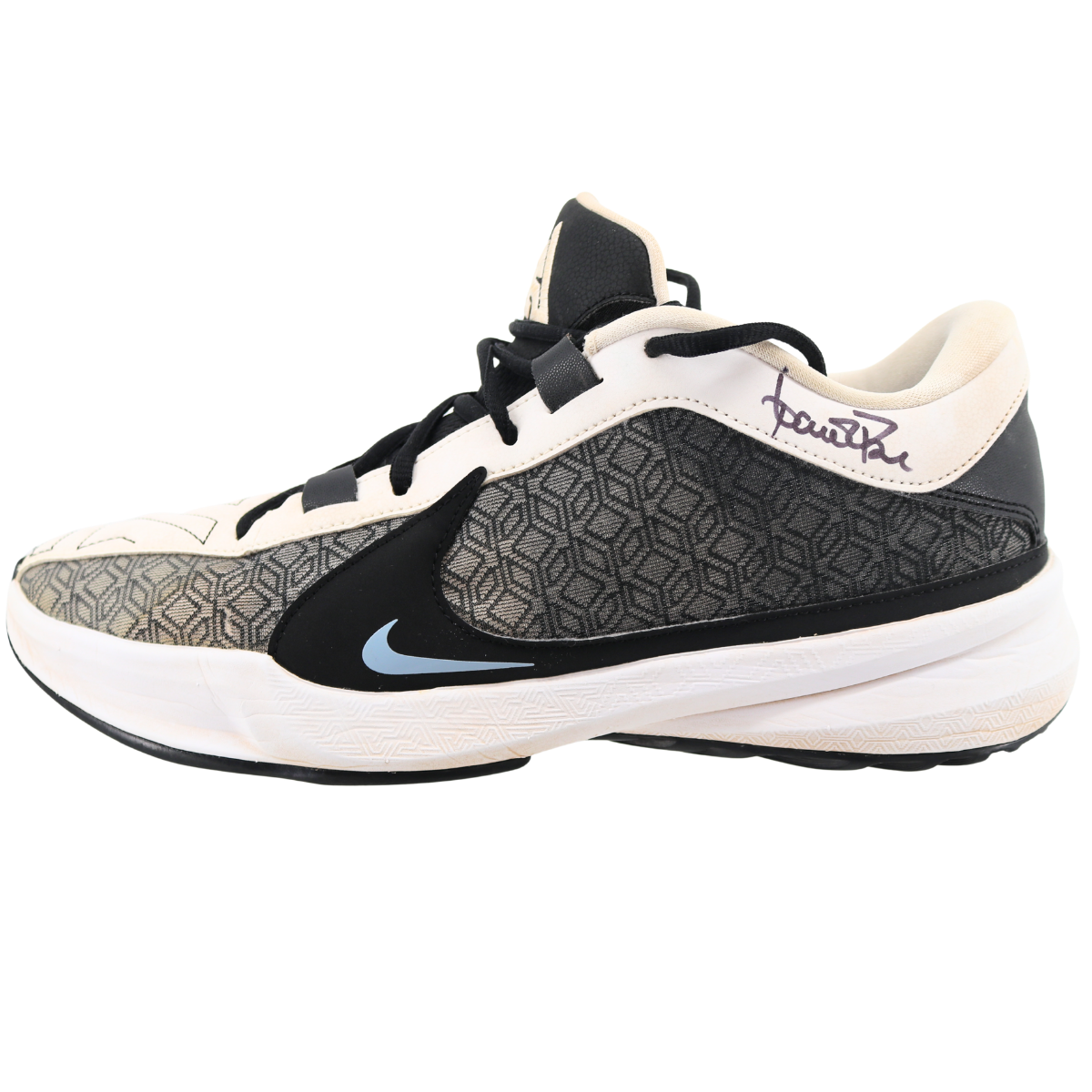 Aaron Boone Yankees Signed 2025 Game Used Nike Giannis Air Shoes-2-Powers Sports Memorabilia