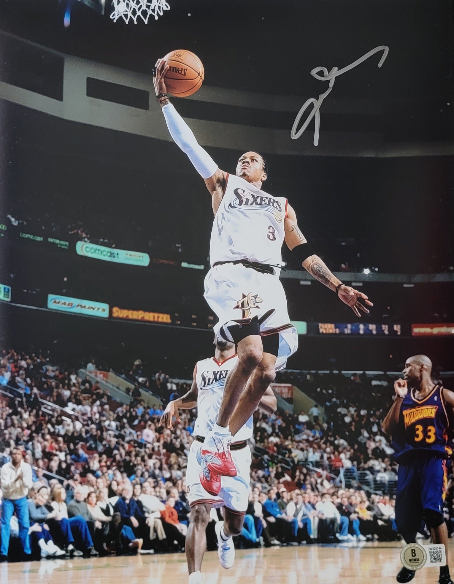 Allen Iverson Signed Philadelphia 76ers 11x14 Photo White Jersey - Beckett-Powers Sports Memorabilia