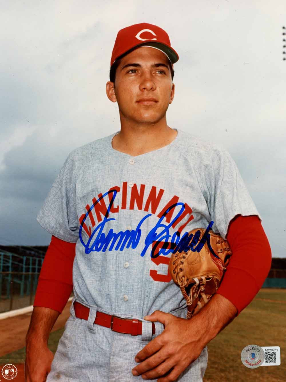 Johnny Bench Cincinnati Reds Signed 8x10 Photo - Beckett Beckett-Powers Sports Memorabilia