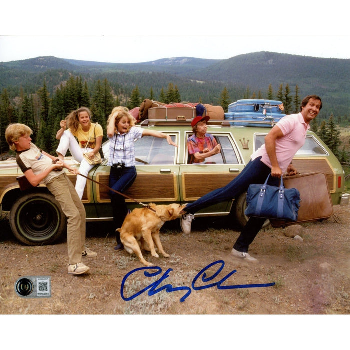 Chevy Chase Signed Vacation 8x10 Photo Beckett WIT-Powers Sports Memorabilia