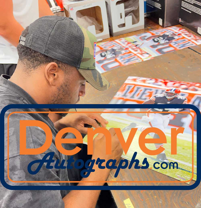 Nick Chubb Signed Cleveland Browns 16x20 Photo – Vertical – Beckett Authenticated