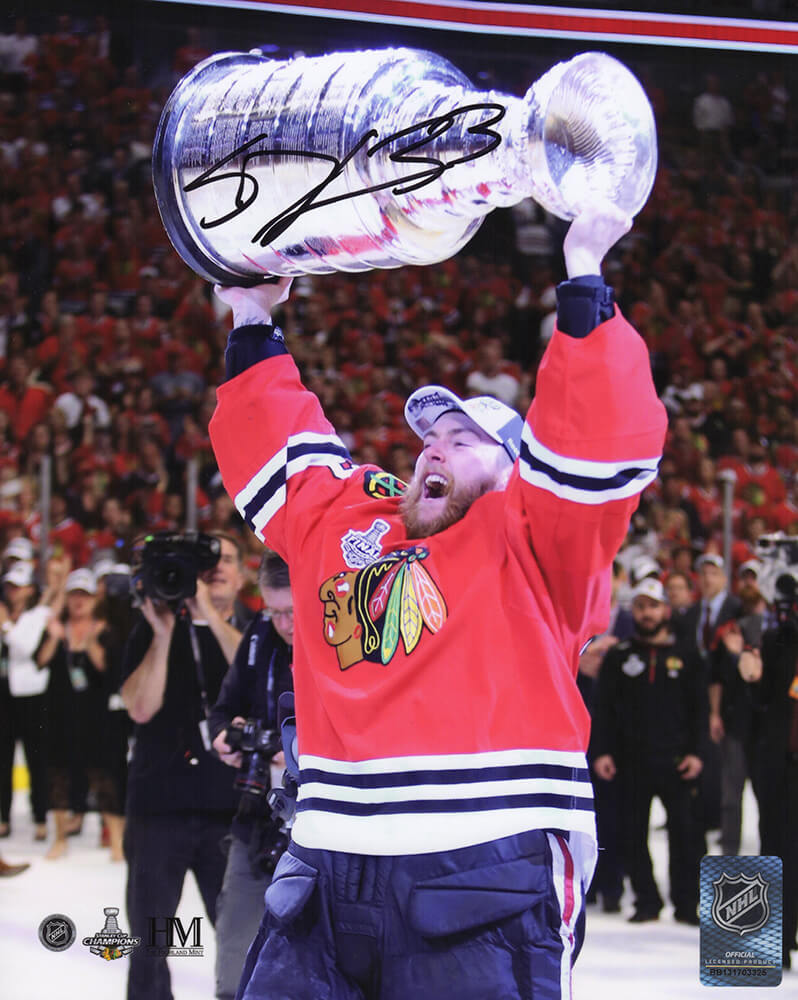 Scott Darling Autographed Chicago Blackhawks Holding 2015 Stanley Cup Side View 8x10 Photo-Powers Sports Memorabilia