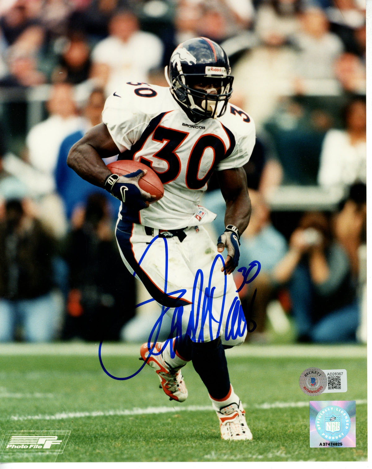 Terrell Davis Denver Broncos Signed 8x10 Photo - Beckett Beckett - 55820-Powers Sports Memorabilia