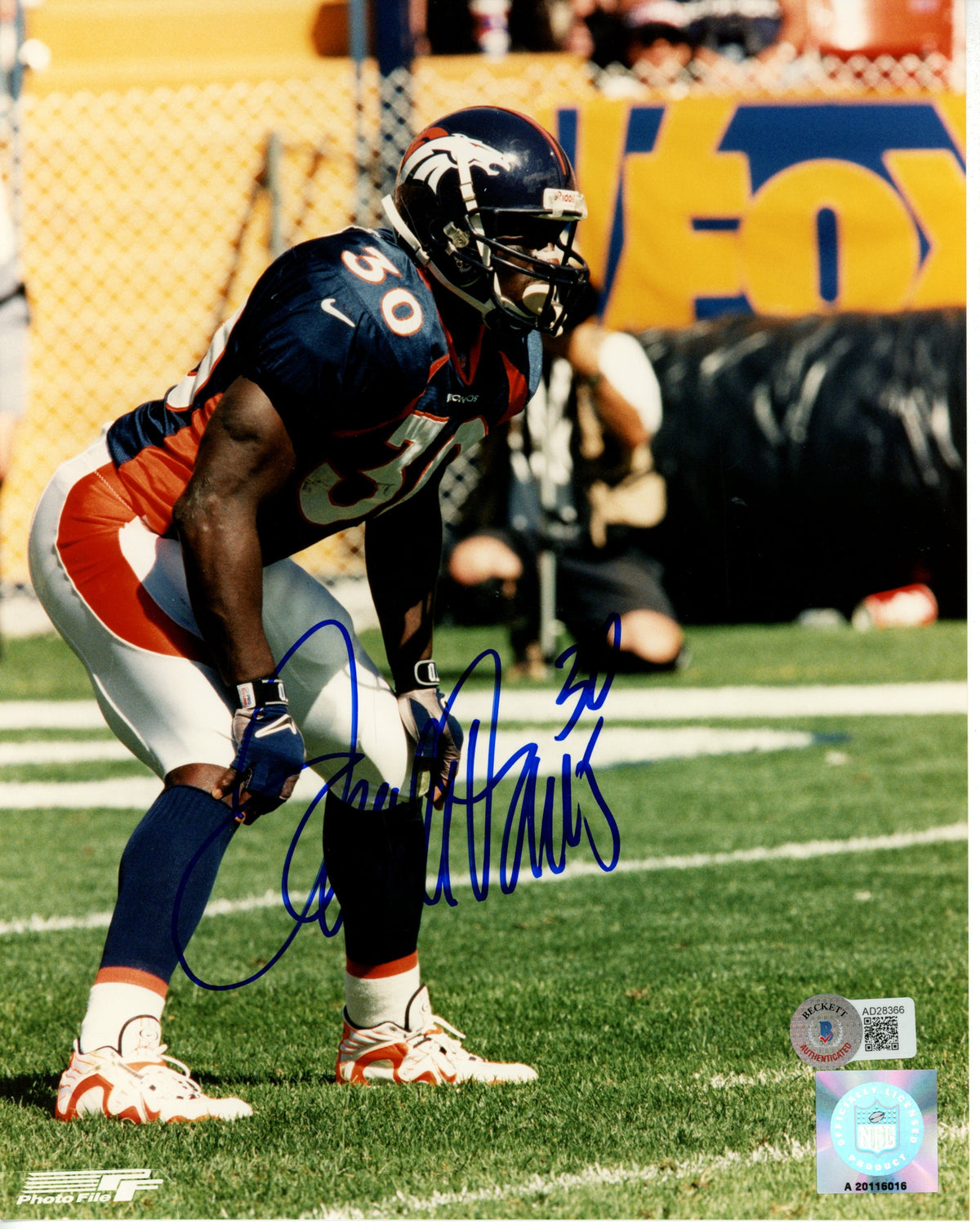 Terrell Davis Denver Broncos Signed 8x10 Photo - Beckett Beckett - 55821-Powers Sports Memorabilia