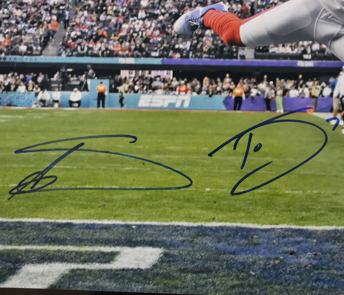 Stefon Diggs & Trevon Diggs Signed 16x20 Photo – Beckett Authenticated
