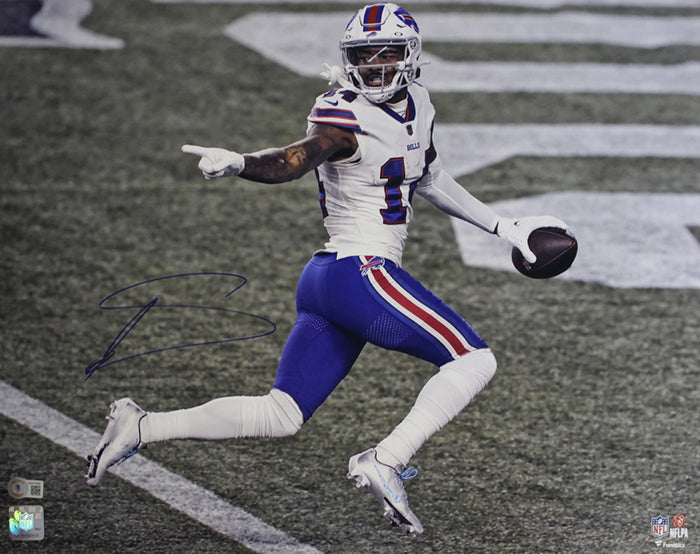Stefon Diggs Signed Buffalo Bills 16x20 Photo – Beckett Authenticated