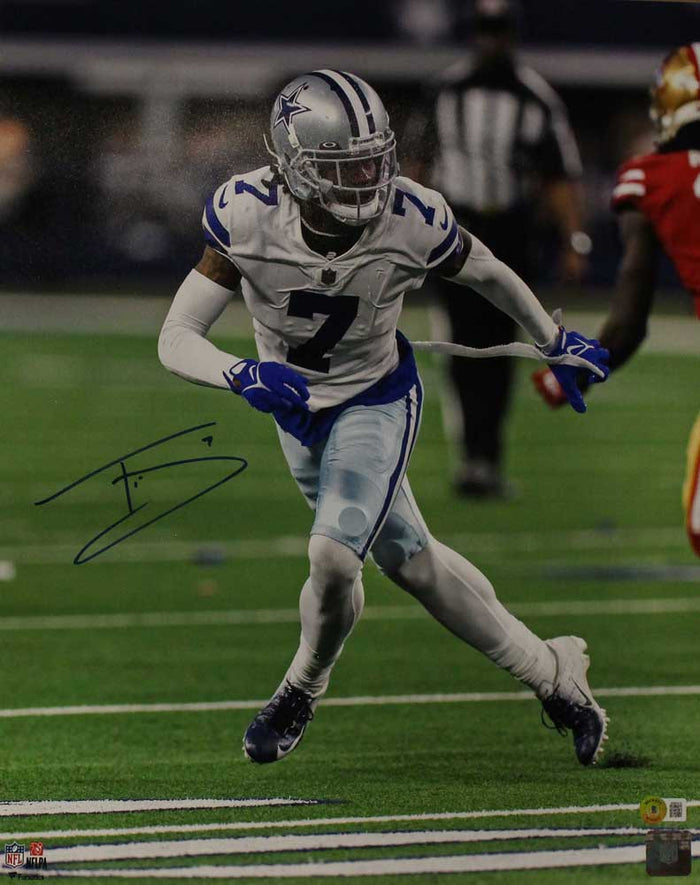 Trevon Diggs Signed Dallas Cowboys 16x20 photo – Beckett Authenticated