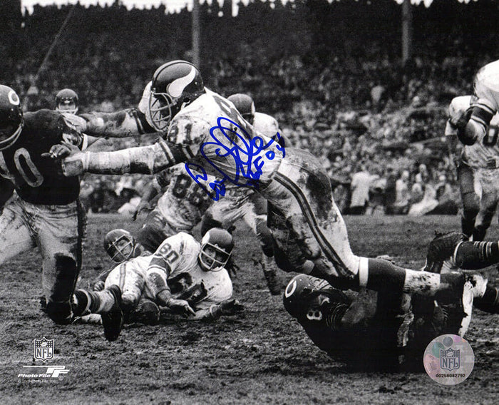 Carl Eller Autographed Minnesota Vikings B&W Action vs Bears 8x10 Photo with HOF'04-Powers Sports Memorabilia