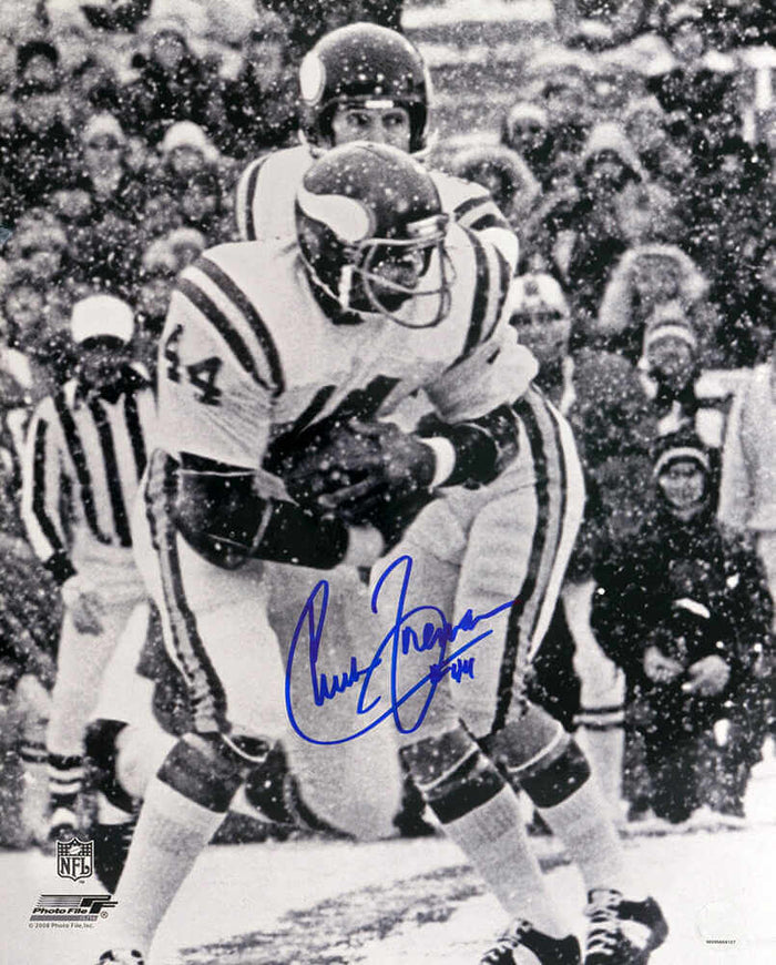 Chuck Foreman Autographed Minnesota Vikings B&W Action 16x20 Photo-Powers Sports Memorabilia