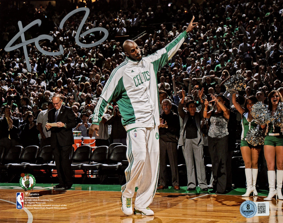 Kevin Garnett Boston Celtics Signed 8x10 Photo - Beckett Beckett-Powers Sports Memorabilia