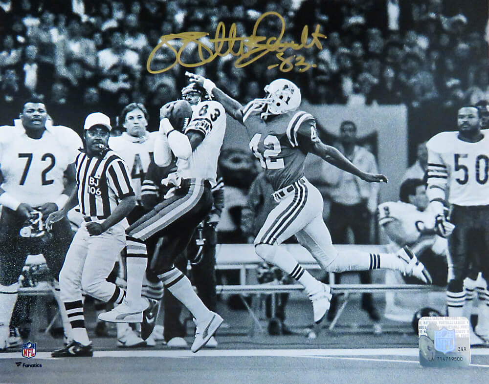Willie Gault Autographed Chicago Bears Super Bowl XX Catch B&W 8x10 Photo-Powers Sports Memorabilia
