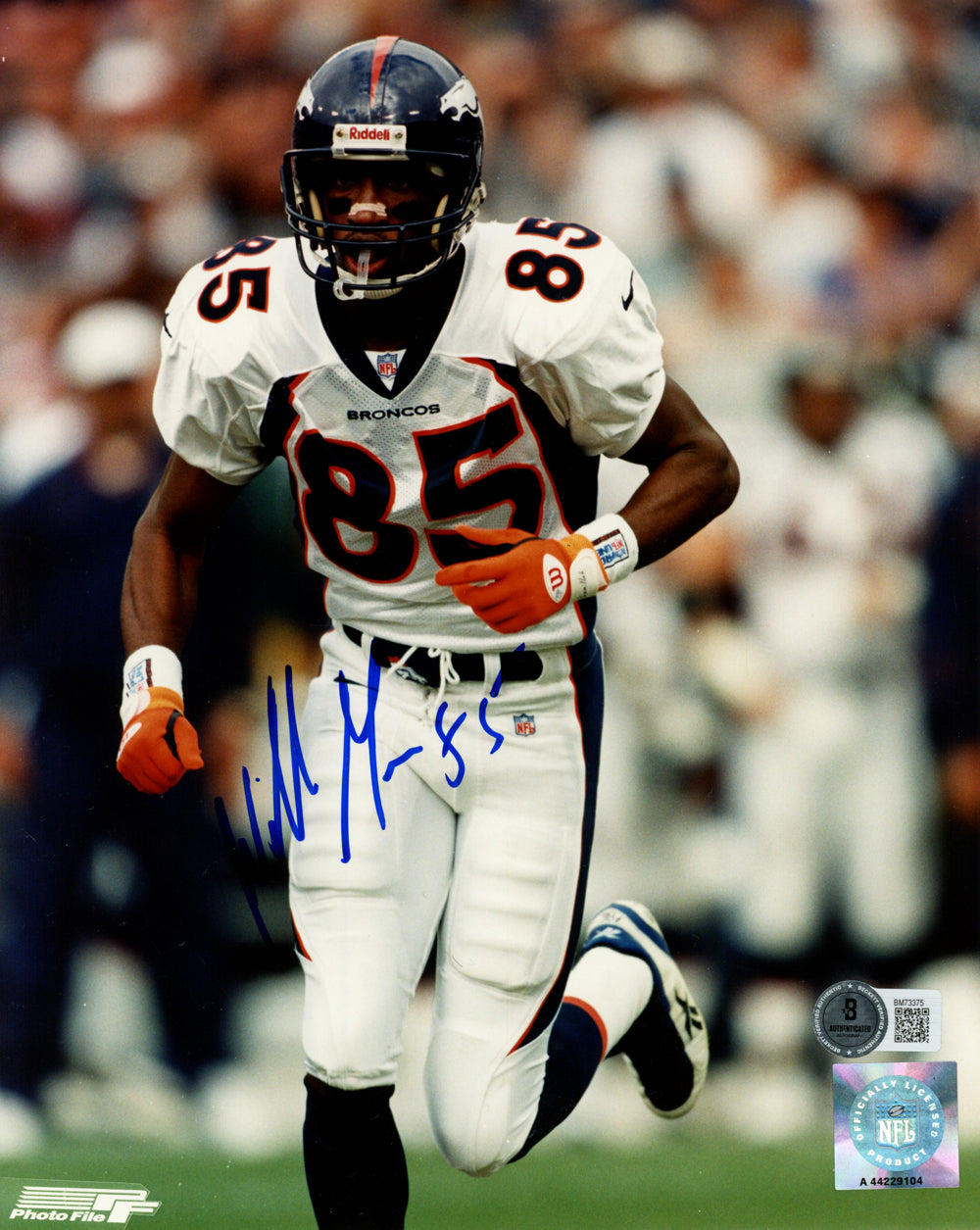 Willie Green Denver Broncos Signed 8x10 Photo - Beckett Beckett-Powers Sports Memorabilia