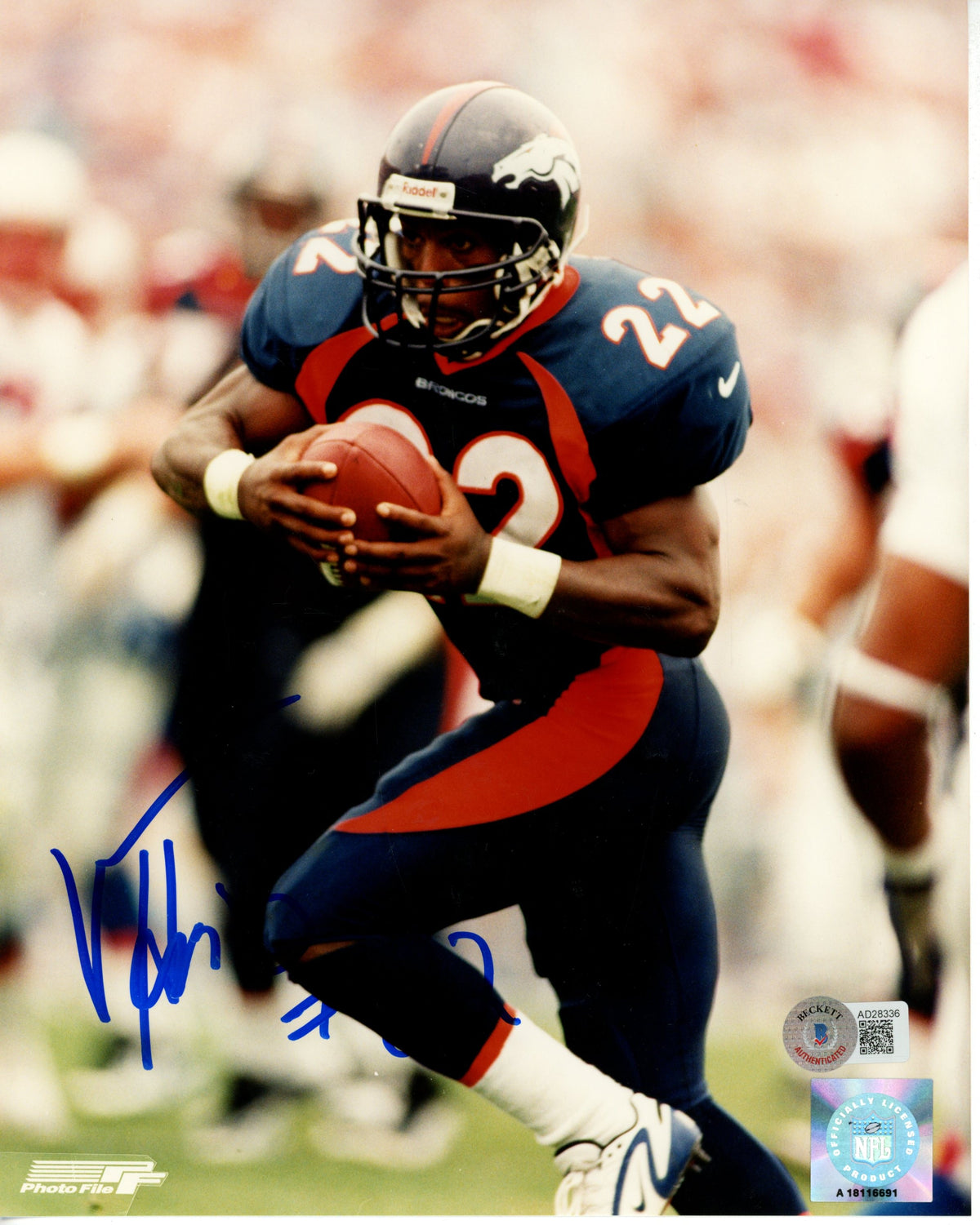 Vaughn Hebron Denver Broncos Signed 8x10 Photo - Beckett Beckett-Powers Sports Memorabilia