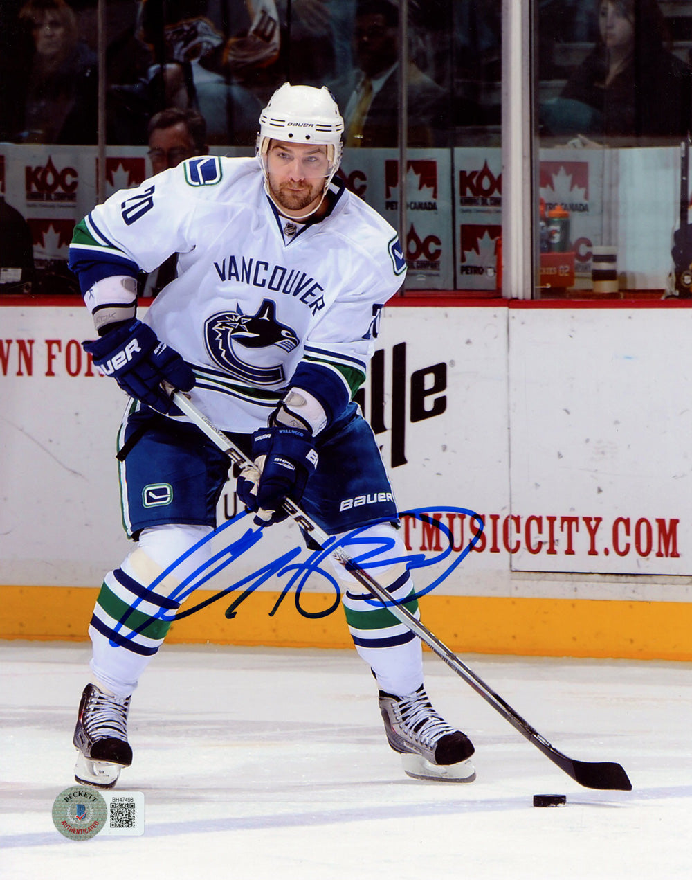 Chris Higgins Vancouver Canucks Signed 8x10 Photo - Beckett Beckett - 46284-Powers Sports Memorabilia