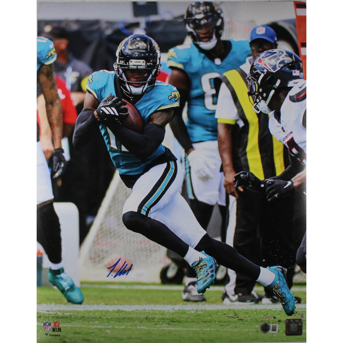 Travis Hunter Signed Jacksonville Jaguars 16x20 Photo – Beckett Witness Authenticated-Powers Sports Memorabilia